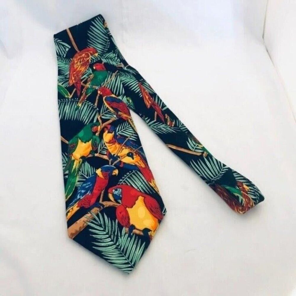 #1589 VTG ADDICTION MEN'S TROPICAL PARROTS SILK NECKTIE 57 IN X 4 IN